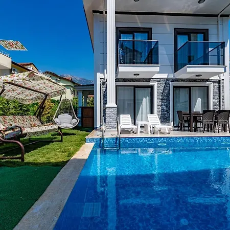 Salkım- 4 Bedroom In Oludeniz *