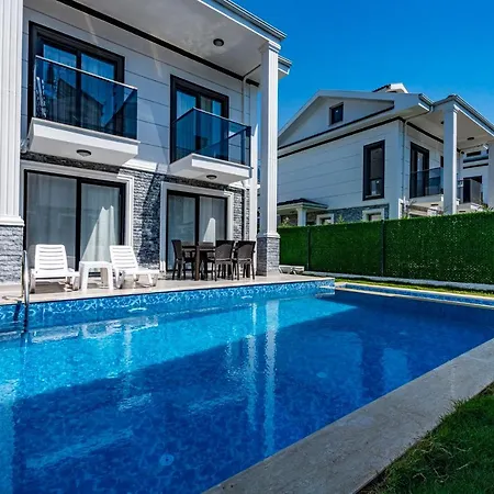 Salkim- 4 Bedroom In Oludeniz فيلة